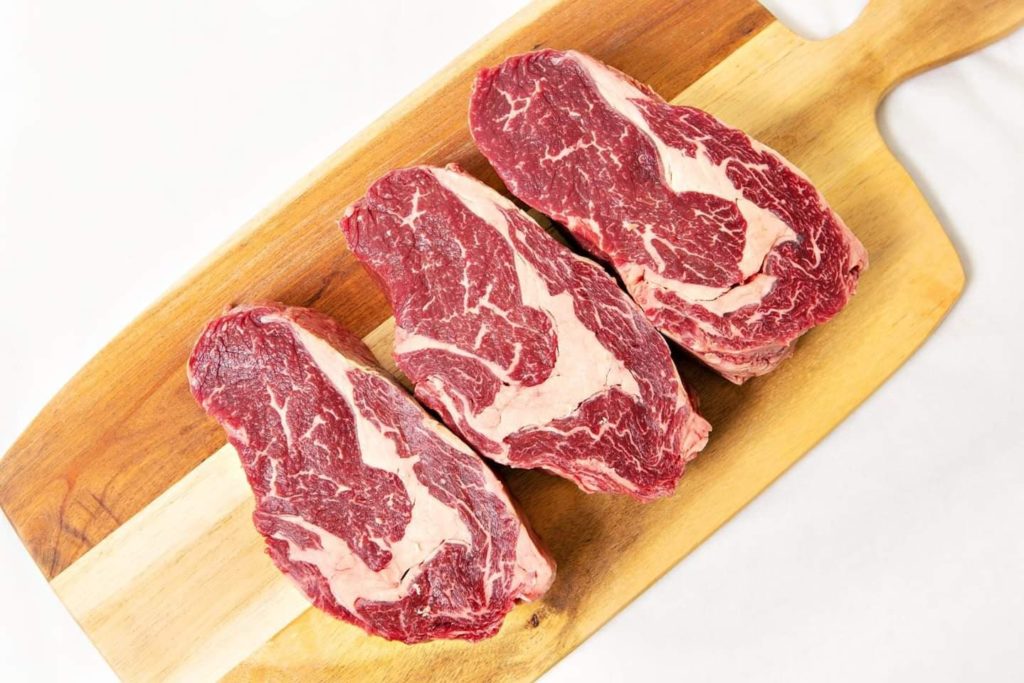 Kj&ouml;tb&uacute;&eth;in | S&eacute;rfr&aelig;&eth;ingar &iacute; nautakj&ouml;ti | Veislu&thorn;j&oacute;nusta | Grens&aacute;svegi 48